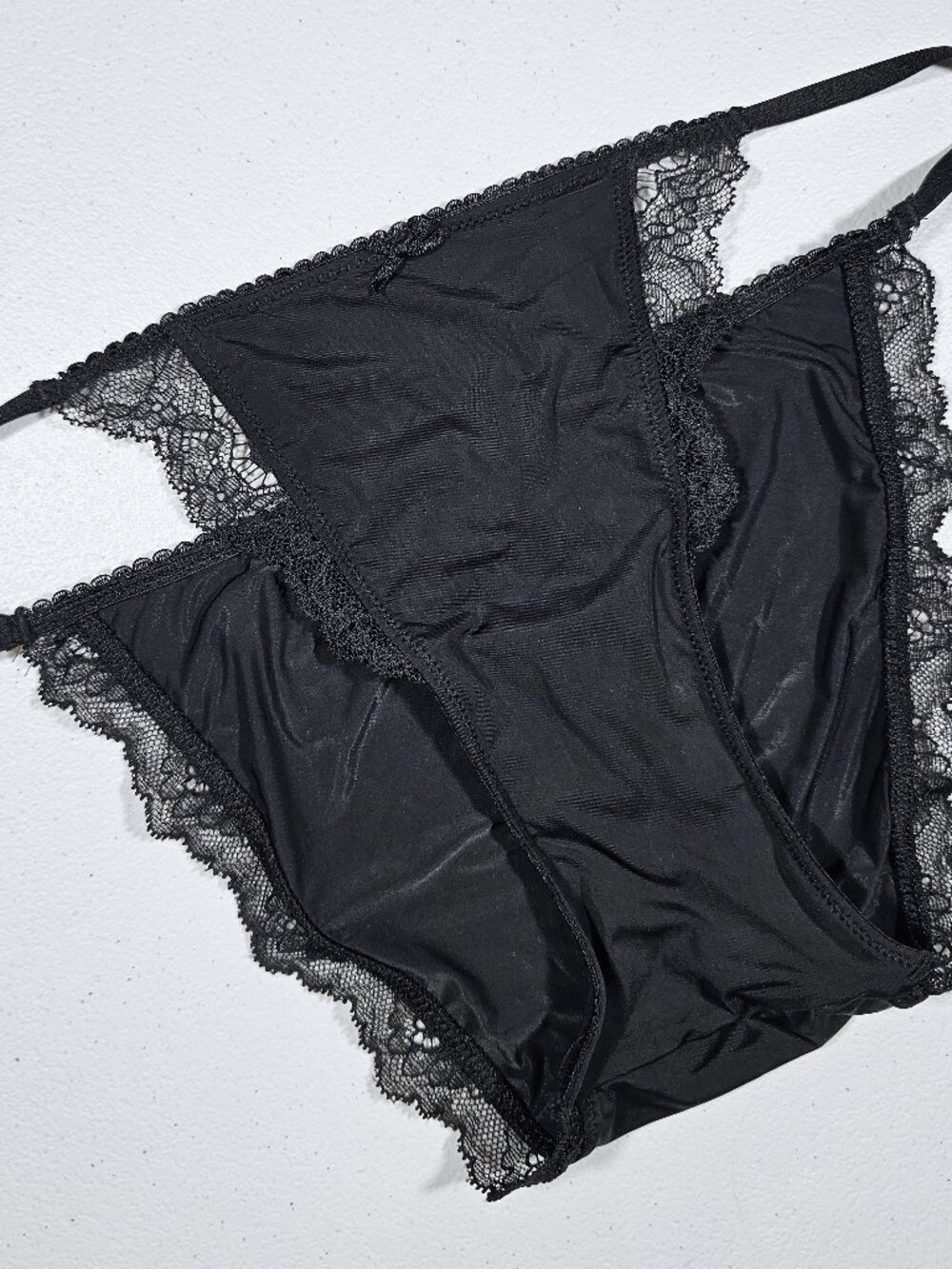 Victoria's Secret Dream Angels Black Mini String Bikini Panty. Size Medium